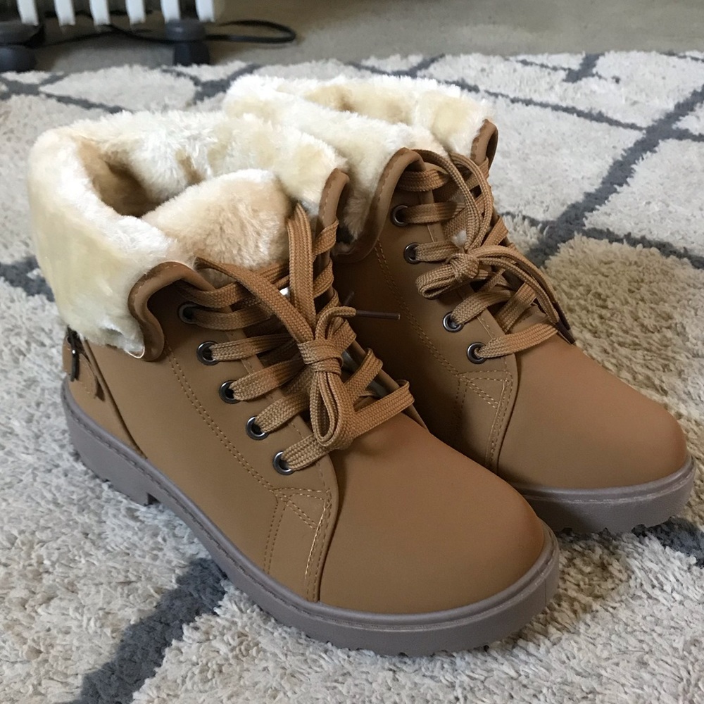 BRAND NEW BOOTS